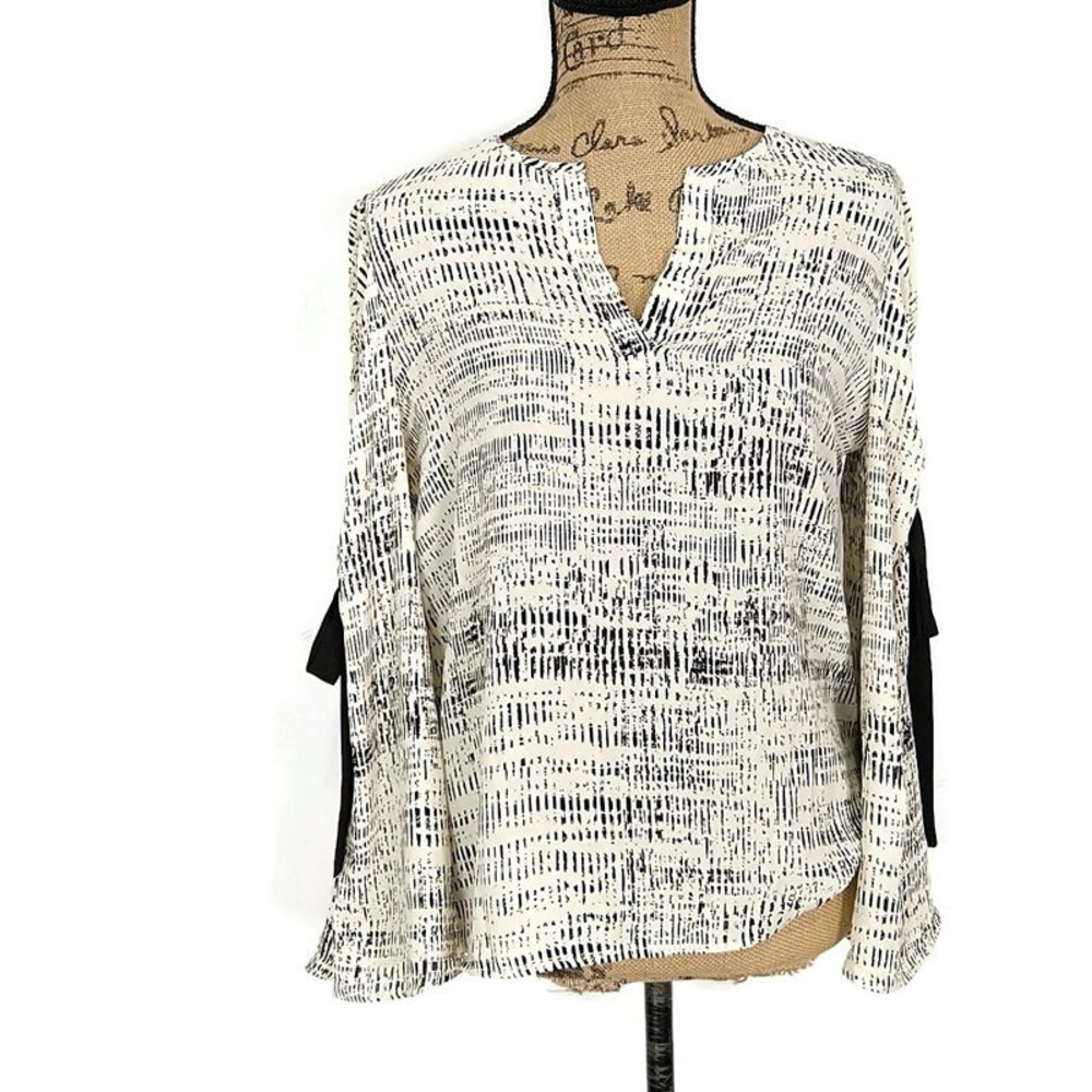 Ivanka Trump Abstract Print Long Bell Slv w/Bow Blouse Black‎ White Elegant sz S